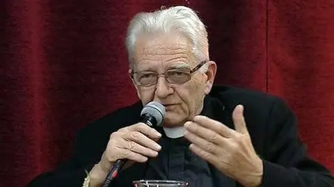 Ksiądz Boniecki z Orderem Zasługi
