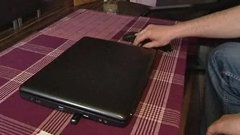 Akt oskarżenia o posiadanie i rozpowszechnianie pornografii dziecięcej