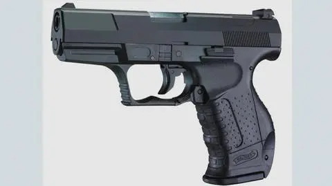 Policjant miał przy sobie broń P99 Walther