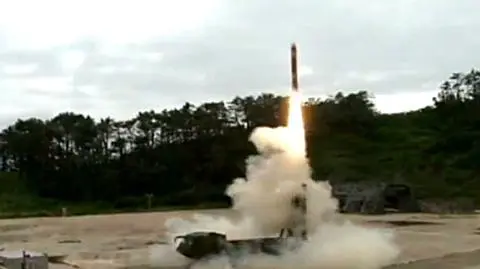 Seul odpowiada Kimowi swoimi rakietami