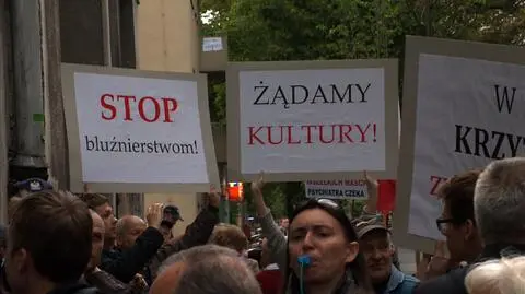 Recytacja, psalmy i śmierdząca substancja. Awantura o "Golgota Picnic"