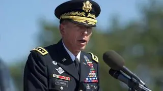 David Petraeus oświadczył, że nie przekazał kochance tajnych informacji 