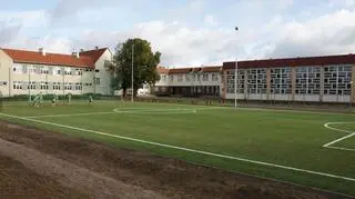 W ciągu sześciu lat powstało 46 boisk