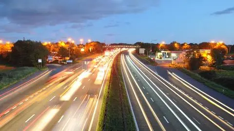 86 lat i 25 km autostradą pod prąd