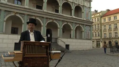 120 melodii w jednej katarynce. "Podróżnik" zagrał na rynku