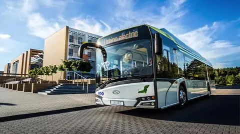 Poland takes stake in top bus maker to cut carbon dioxide emmisions