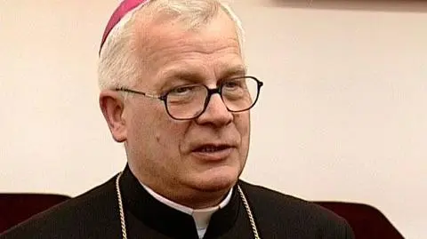 Abp Michalik: Kościół musi wtrącać się do polityki