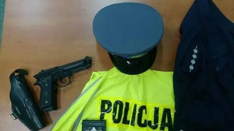 Podawał się za policjanta. Miał legitymację, mundur i broń