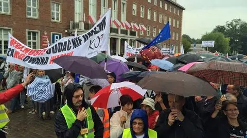 KOD spotkał się pod urzędem marszałkowskim w Gdańsku 