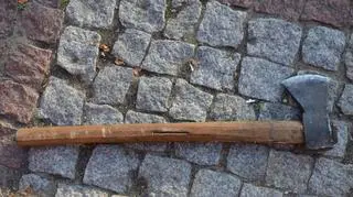 Z siekierą na ekspedientkę