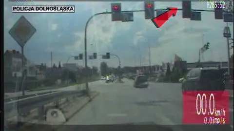 Dolny Śląsk. Przejechali na czerwonym. Na światłach czekała policja