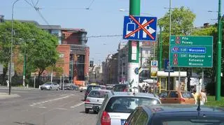 Zmiana organizacji ruchu na skrzyżowaniu Dolnej Wildy, Półwiejskiej i Królowej Jadwigi