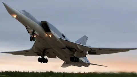 Bombowce Tu-22M zrzucają bomby na Syrię (nagranie z lipca 2016)