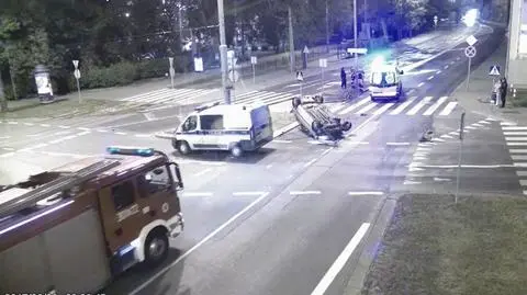 Bydgoszcz: Dachowanie na ul. Toruńskiej