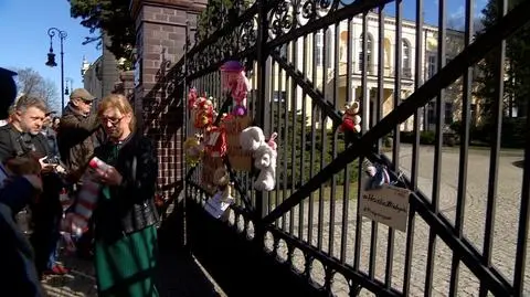 Protesty pod siedzibami kurii przeciwko wykorzystywaniu seksualnemu przez osoby duchowne