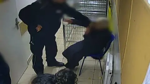 Wrocław. Policjanci w trakcie interwencji pobili 82-latkę, wyrok