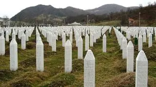 W Srebrenicy zamordowano prawie osiem tysięcy mężczyzn i chłopców