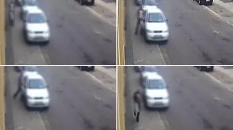 Młotkiem wybił szybę i zabrał komputer. 
Nagrała go kamera miejskiego monitoringu