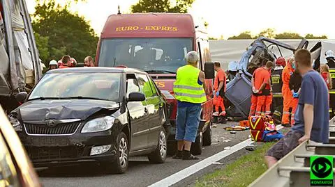 Kilkanaście samochodów zderzyło się na 174. kilometrze autostrady A4