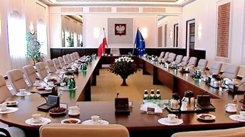 Zobacz jak urzęduje premier