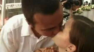 21.04 | Chcieli pojechać na wakacje, a potem wziąć ślub. Z powodu wulkanicznego pyłu utknęli na Tajwanie. Dla chcącego Słowaka to jednak nic trudnego. (APTN)