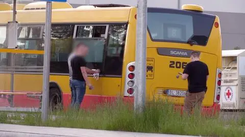 Łomża. Ostrzelany autobus miejski
