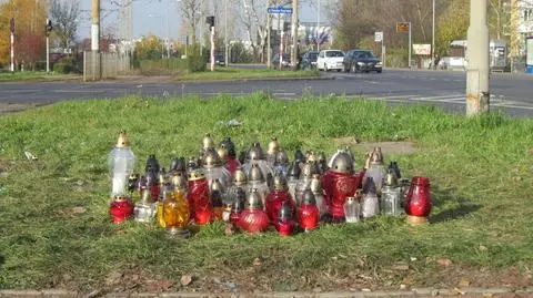 W miejscu, gdzie zaatakowano 18-latka, pali się kilkadziesiąt zniczy
