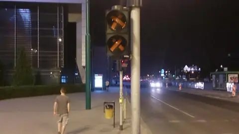 Wyłączyli absurdalne światła. Zajęło im to pięć miesięcy