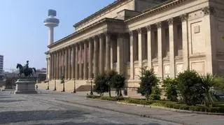 Ślub miał odbyć się w St. George's Hall w Liverpoolu