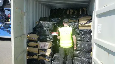Miały być opony, celnicy znaleźli 10 mln sztuk papierosów