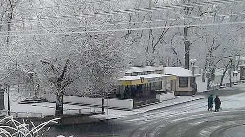 Śnieg utrudnia liczenie głosów na Podlasiu.
"Boimy się o zdrowie i życie kierowców, na głosy poczekamy"