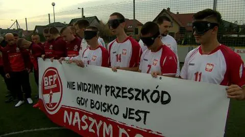Last friendly before the championship. The homeless practiced with the blind