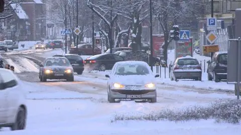 W Trójmieście spadł śnieg i pojawiły się burze
