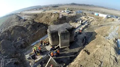 Trasa budowy S5: przesunięcie 150-tonowego schronu