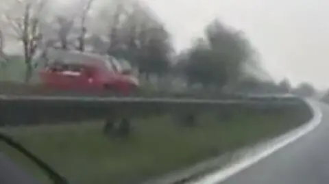 Pod prąd na krajowej "92". Ta pomyłka mogła skończyć się tragicznie