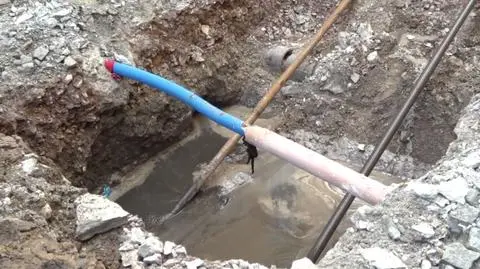 Rozkopują krakowski rynek. „Pod nadzorem archeologów”