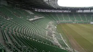 Skoki bungee pomysłem na ożywienie stadionu?