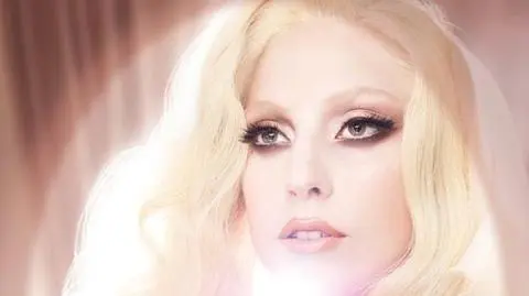 Szminki Lady GaGi kontra AIDS