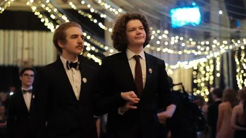 Polonez Równości w liceum "Bednarska". Wsparcie dla młodzieży LGBT