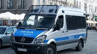 Do akcji ruszyło kilkuset policjantów z Krakowa