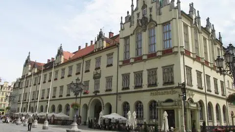 Wrocław ukrywa swój dług? 
"Wszystko zgodne z przepisami"