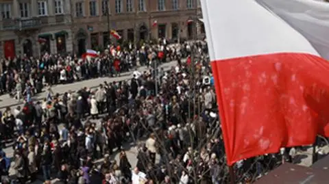 Idziesz oddać hołd? Przygotuj się na trudy w kolejce