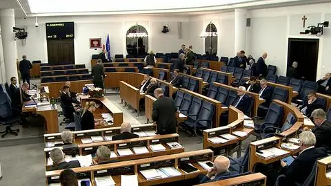 Senatorowie PO opuścili salę obrad