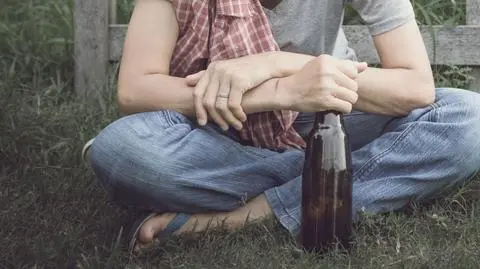 14-latka leżała przy płocie, wychłodzona. "Piłam wódkę ze znajomymi"