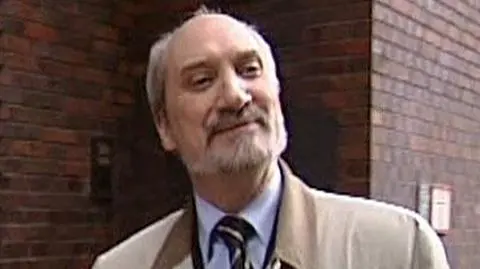 Macierewicz zadecyduje, kto jest niebezpieczny dla państwa