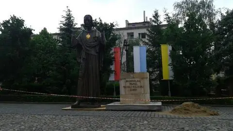 Nadzór budowlany skontroluje figurę Jezusa