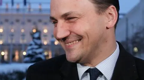 Tusk broni Sikorskiego, bo go faworyzuje?