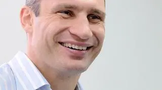 Kliczko ma tytuł doktora, para się też polityką
