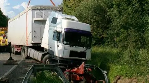 Tir zmiażdżył fiata
