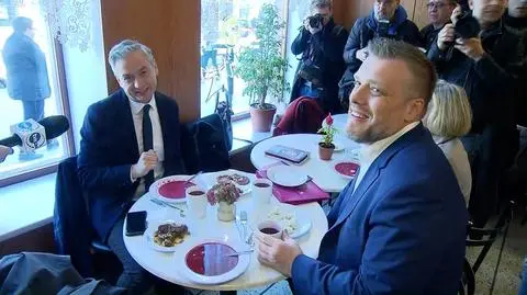 Robert Biedroń, Adrian Zandberg, Włodzimierz Czarzasty w barze mlecznym. Wybory parlamentarne 2019